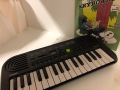 F63-Keyboard-Casio-met-boek-en-tas